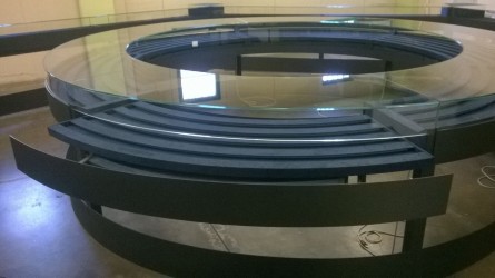ESPOSITORE IN VETRO CURVO